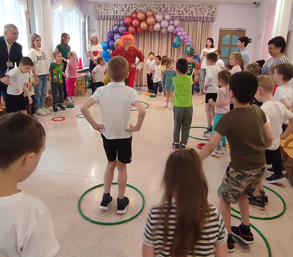 Праздник «Подари улыбку другу!»